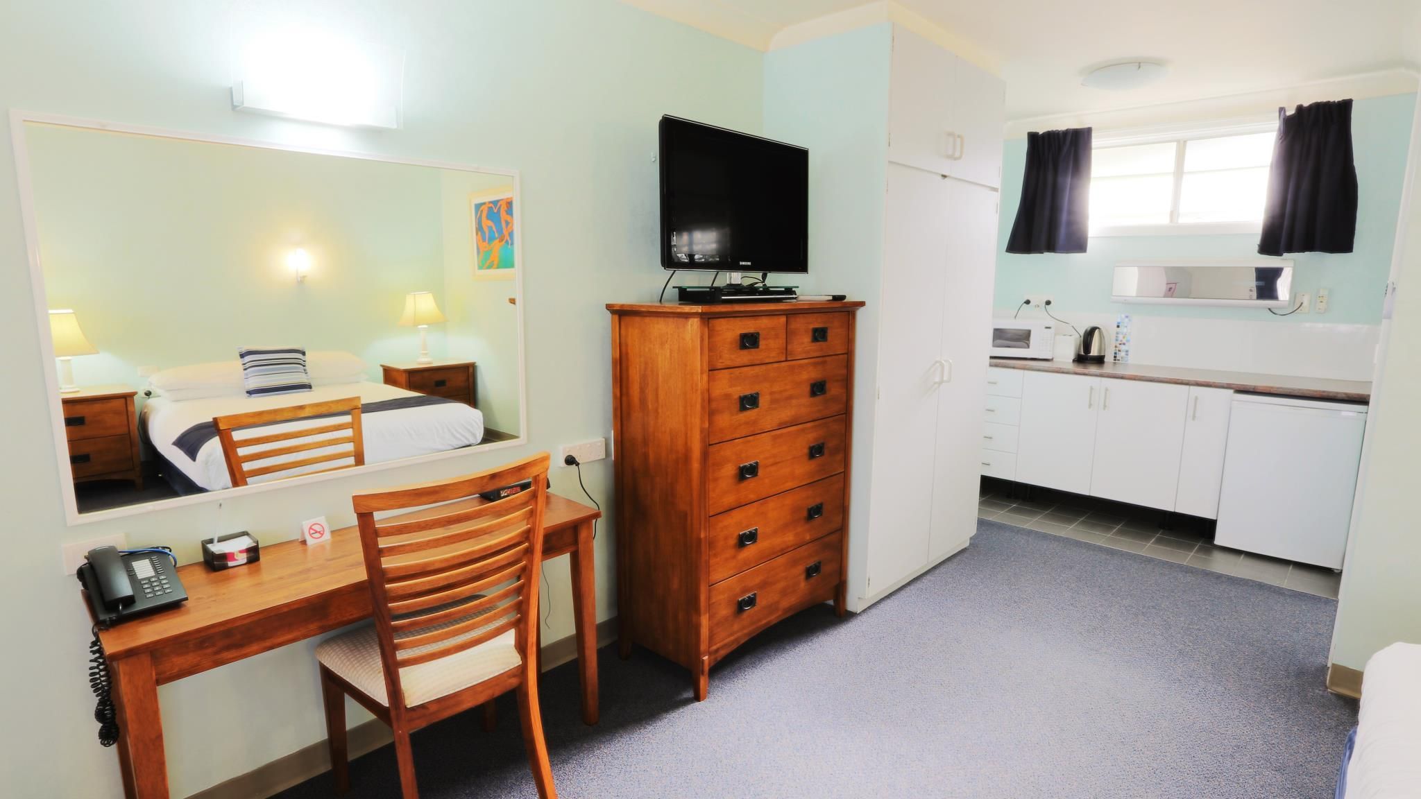Queen Bedroom
