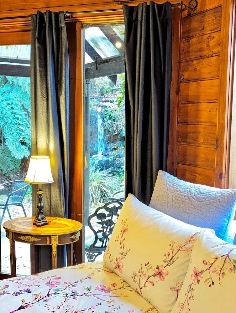 Forget Me Not Cottages Main House (include Water Cottage) 16