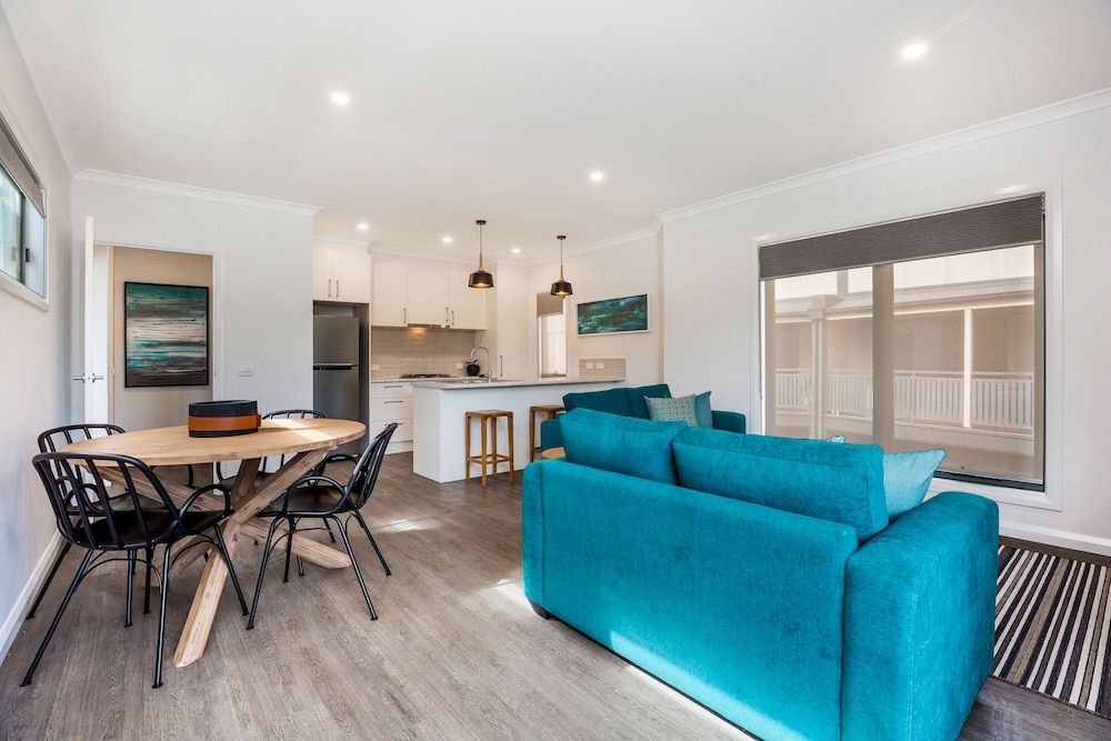 National Hotel Complex and Bendigo Central Apartments Three Bedroom Apartment 8