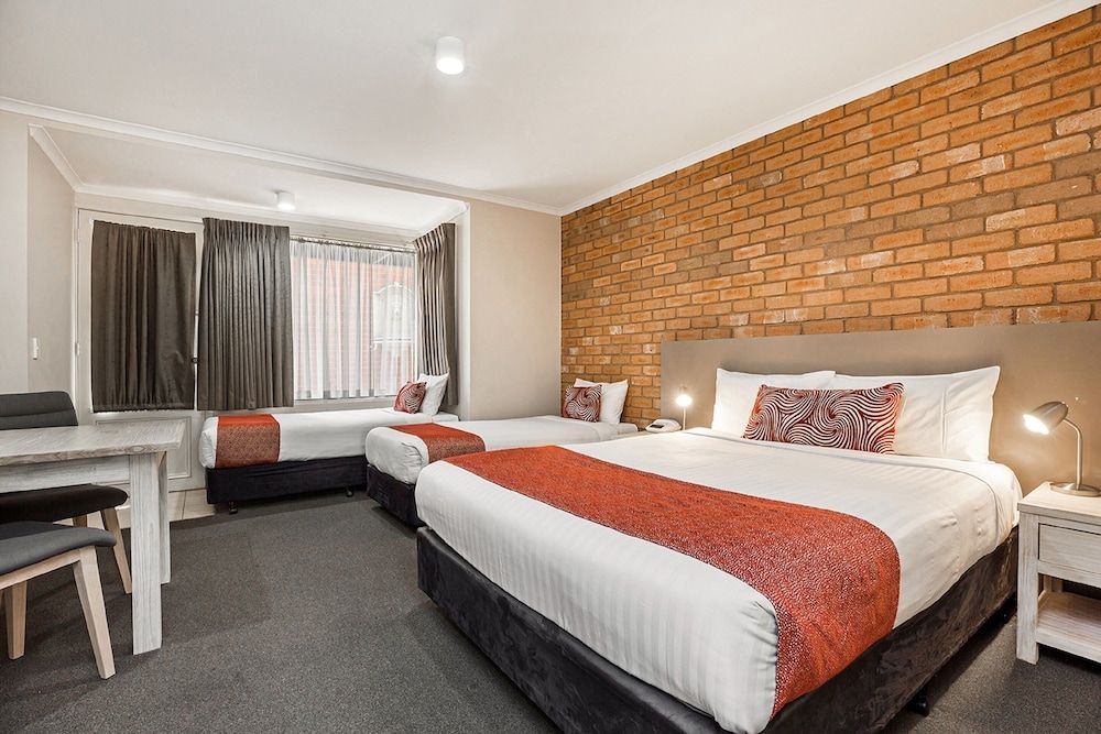 National Hotel Complex and Bendigo Central Apartments