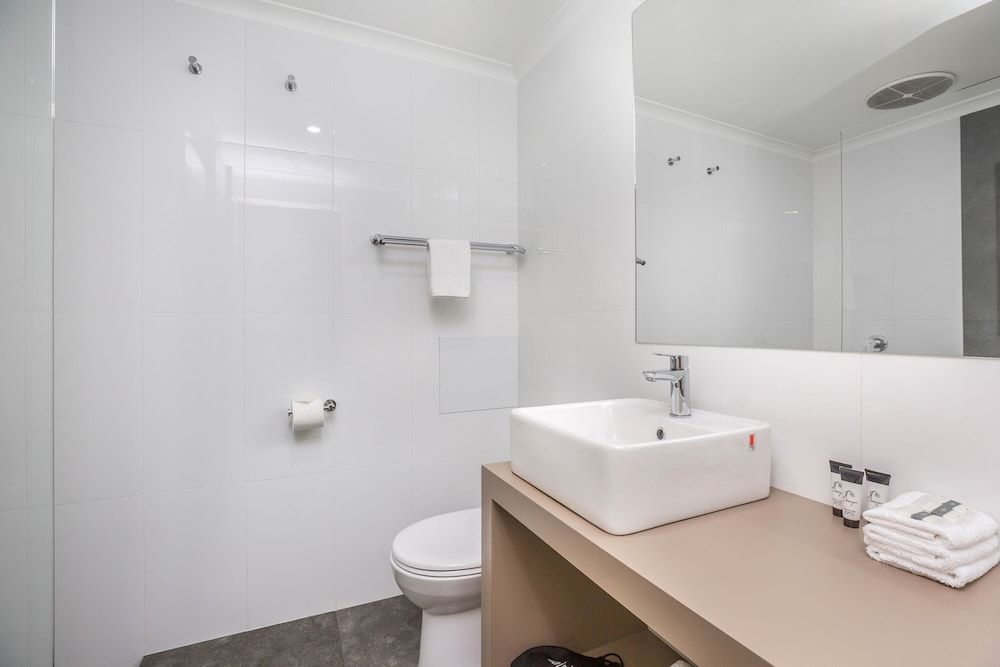 National Hotel Complex and Bendigo Central Apartments Family Motel Room 2