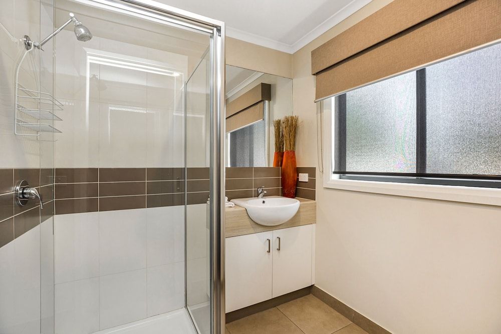 National Hotel Complex and Bendigo Central Apartments Two Bedroom Upstairs Apartment 9