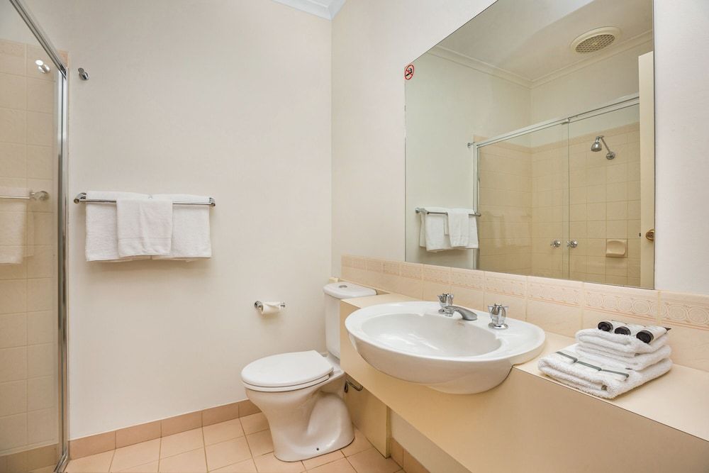 National Hotel Complex and Bendigo Central Apartments Family Motel Room 5