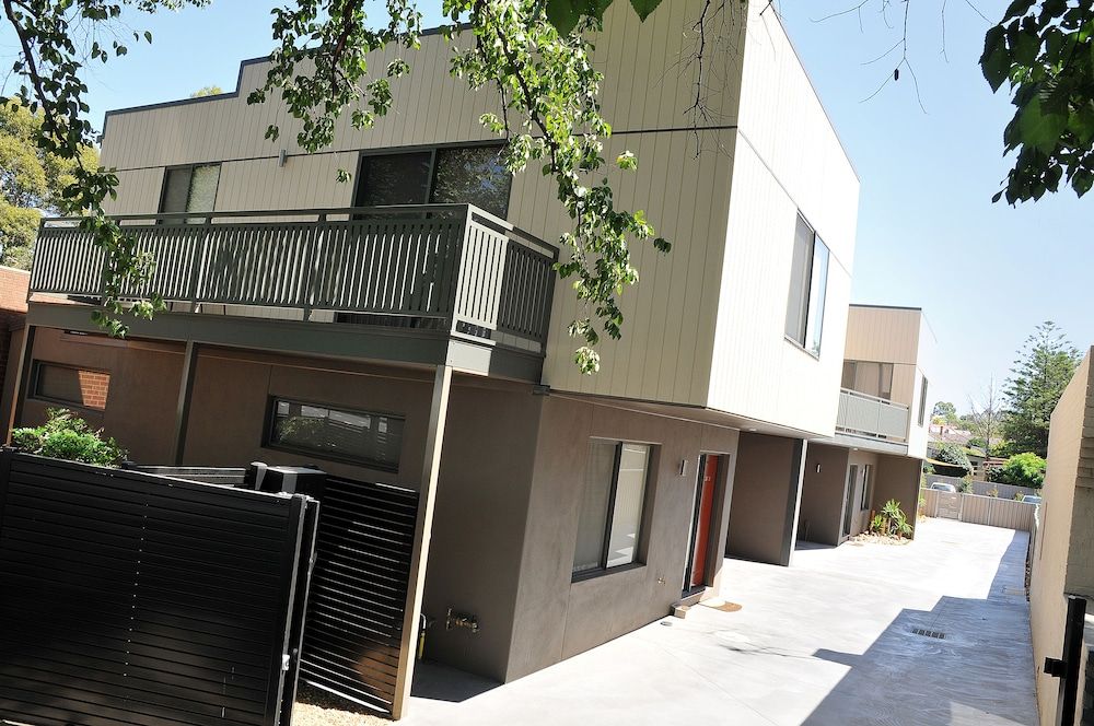 National Hotel Complex and Bendigo Central Apartments Two Bedroom Upstairs Apartment 7