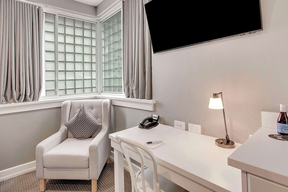 CH Boutique Hotel & Apartments, an Ascend Collection Hotel Standard Room, 1 King Bed, Non Smoking 16