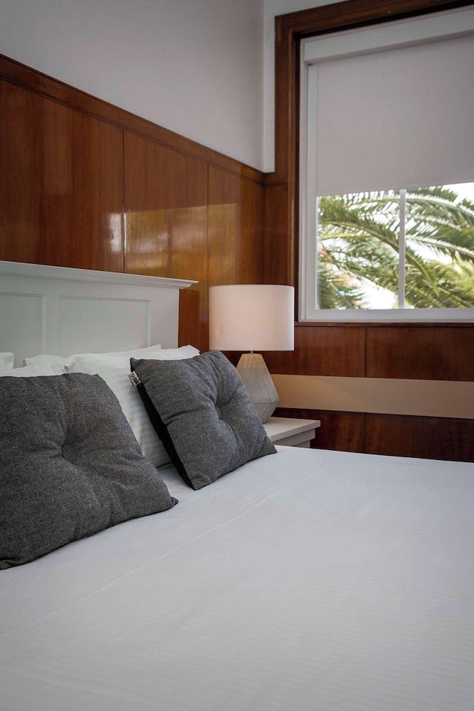 CH Boutique Hotel & Apartments, an Ascend Collection Hotel Suite, 1 King Bed with Sofa bed, Non Smoking 4