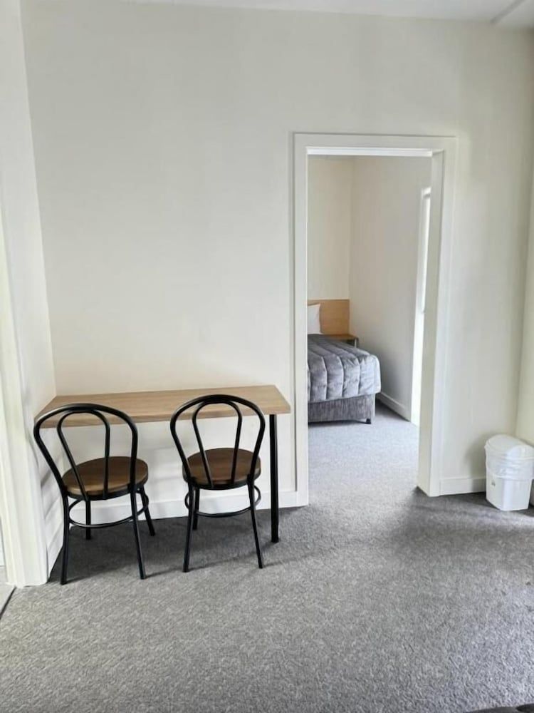 Twin City Motor Inn Family Room, 2 Bedrooms 3