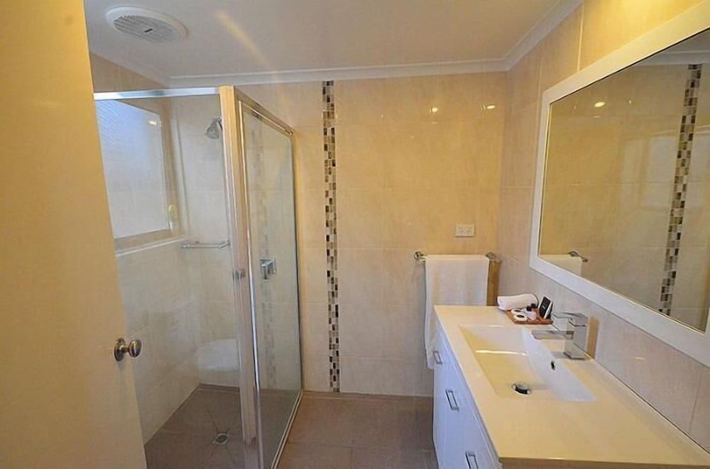 Avondel Motor Inn, Benalla Queen Room 6