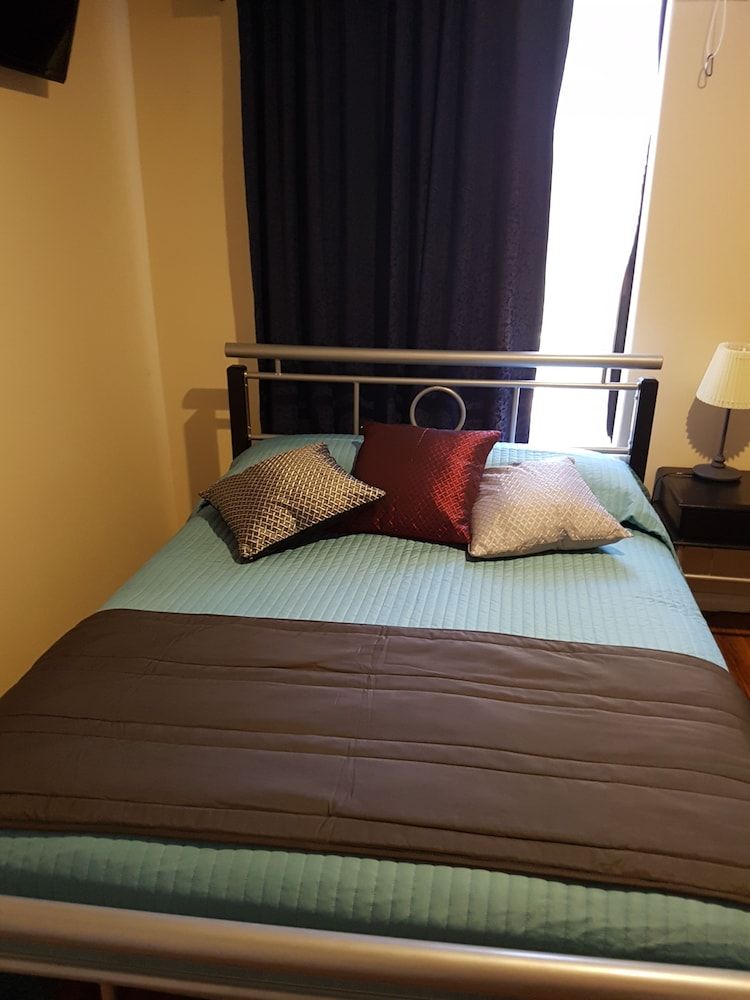 Double Room with Shared Bathroom (4)
