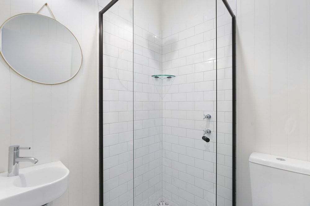 Bundanoon Hotel Deluxe Triple Room 3