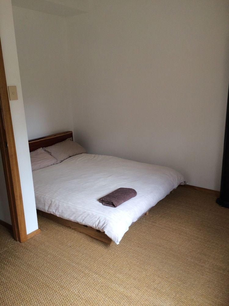 Tranquil Point Blackwood Room