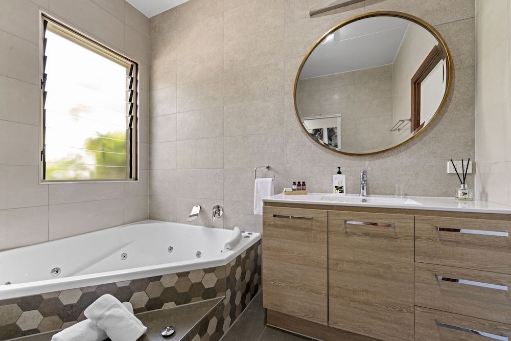 Blue Summit Hideaway 3 Bedroom Spa Villa 20