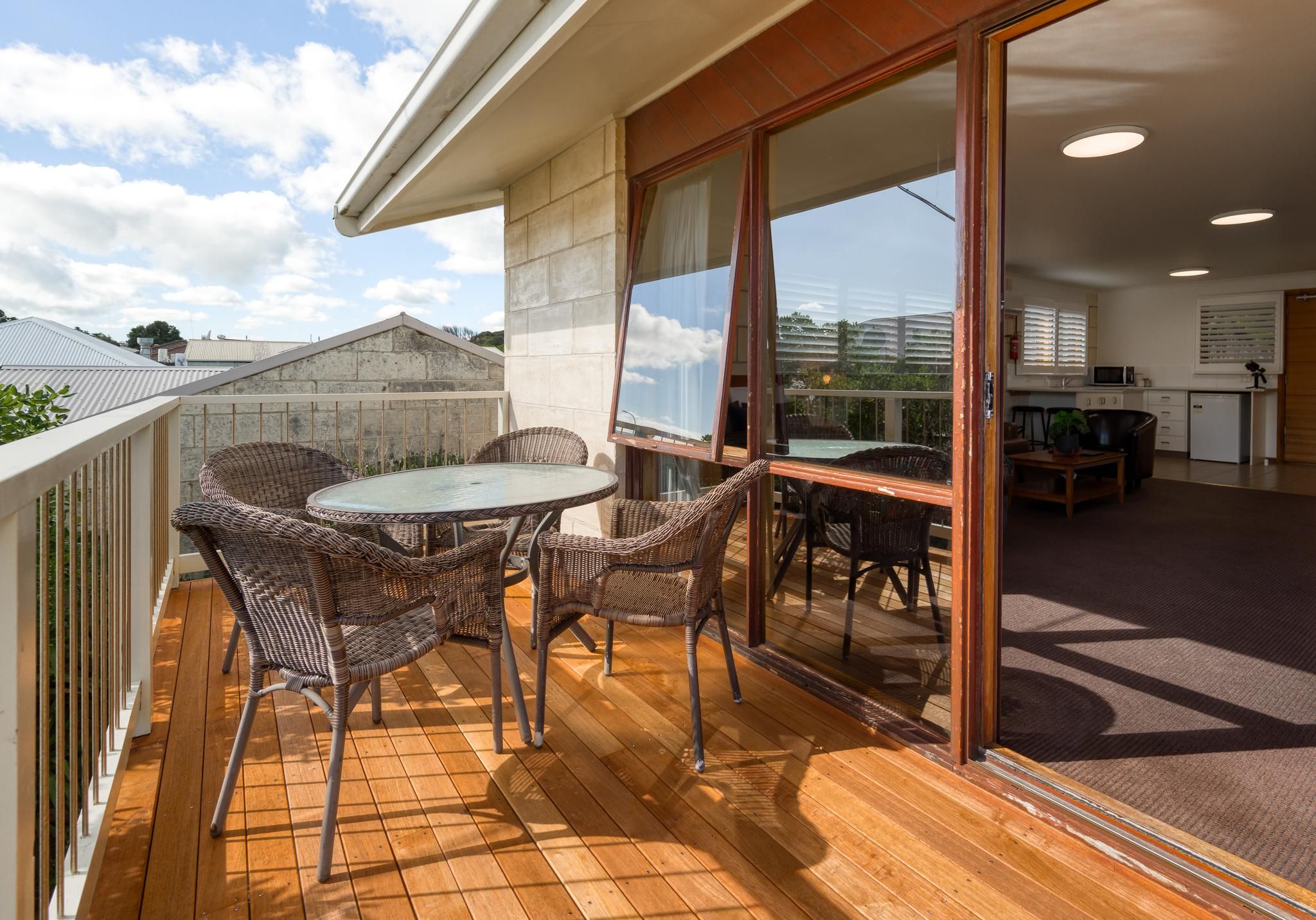 Loch Ard Motor Inn Ocean View Family Room