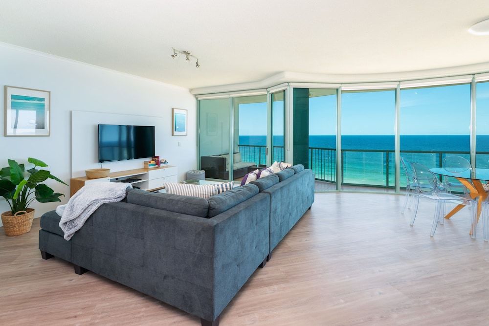 The Waterford on Main Beach 2 Bedrooms Ocean View 60