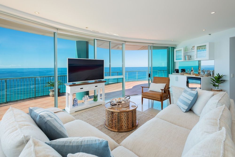 The Waterford on Main Beach Sub-Penthouse, 3 Bedrooms, Balcony, Oceanfront 11