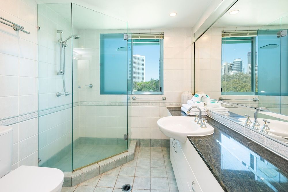 The Waterford on Main Beach 2 Bedrooms Ocean View 44