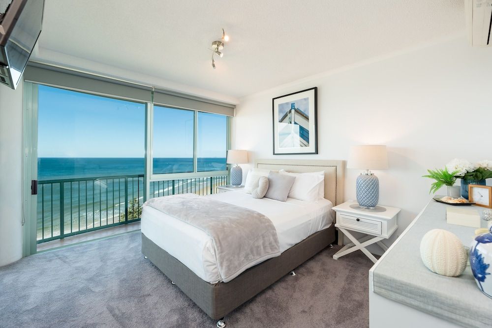 The Waterford on Main Beach 2 Bedrooms Ocean View 16