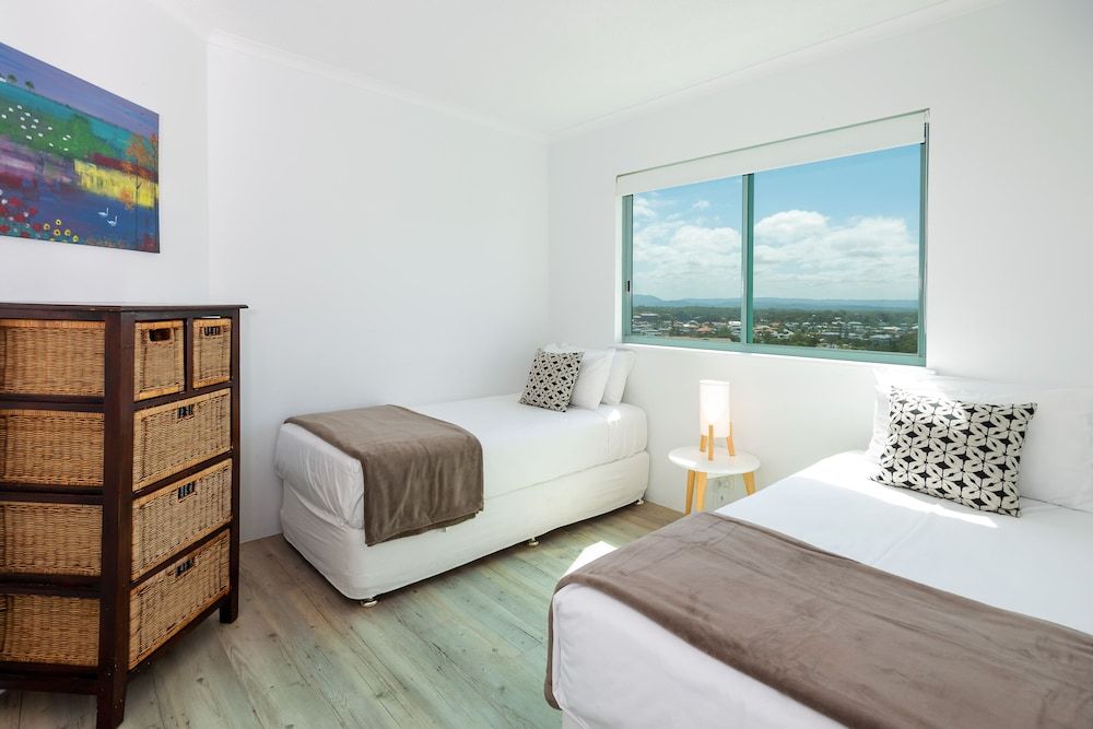 The Waterford on Main Beach 2 Bedrooms Ocean View 17