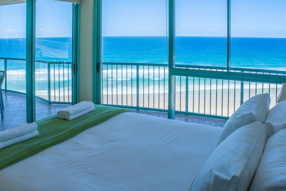 The Waterford on Main Beach 2 Bedrooms Ocean View 26