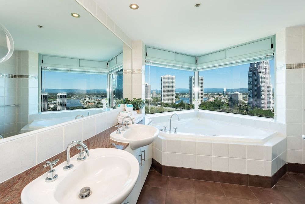 The Waterford on Main Beach 2 Bedrooms Ocean View 45