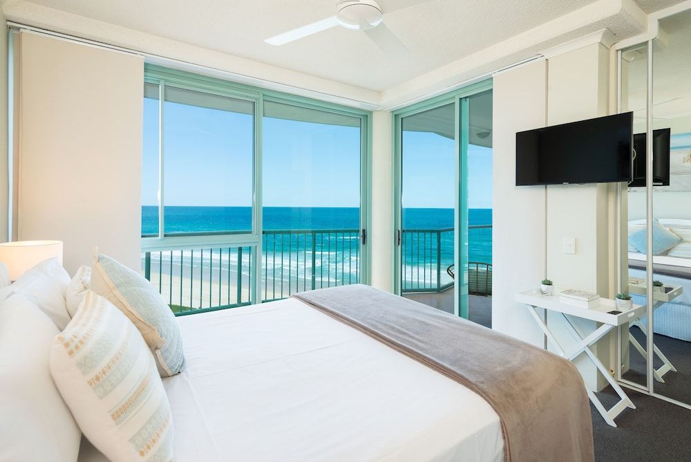 The Waterford on Main Beach 2 Bedrooms Ocean View 6