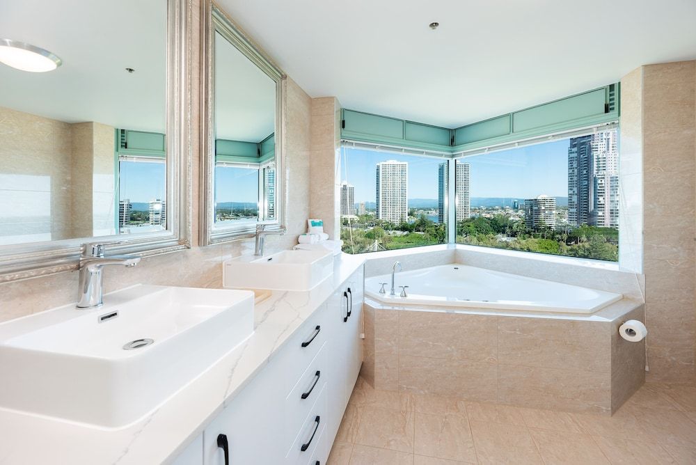 The Waterford on Main Beach 2 Bedrooms Ocean View 41