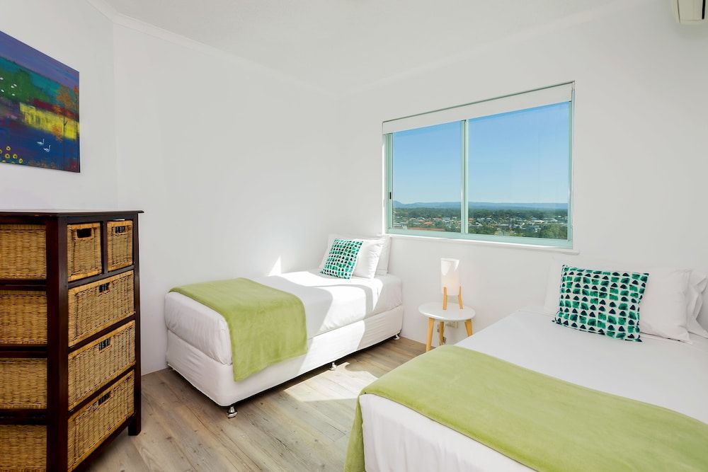 The Waterford on Main Beach 2 Bedrooms Ocean View 8