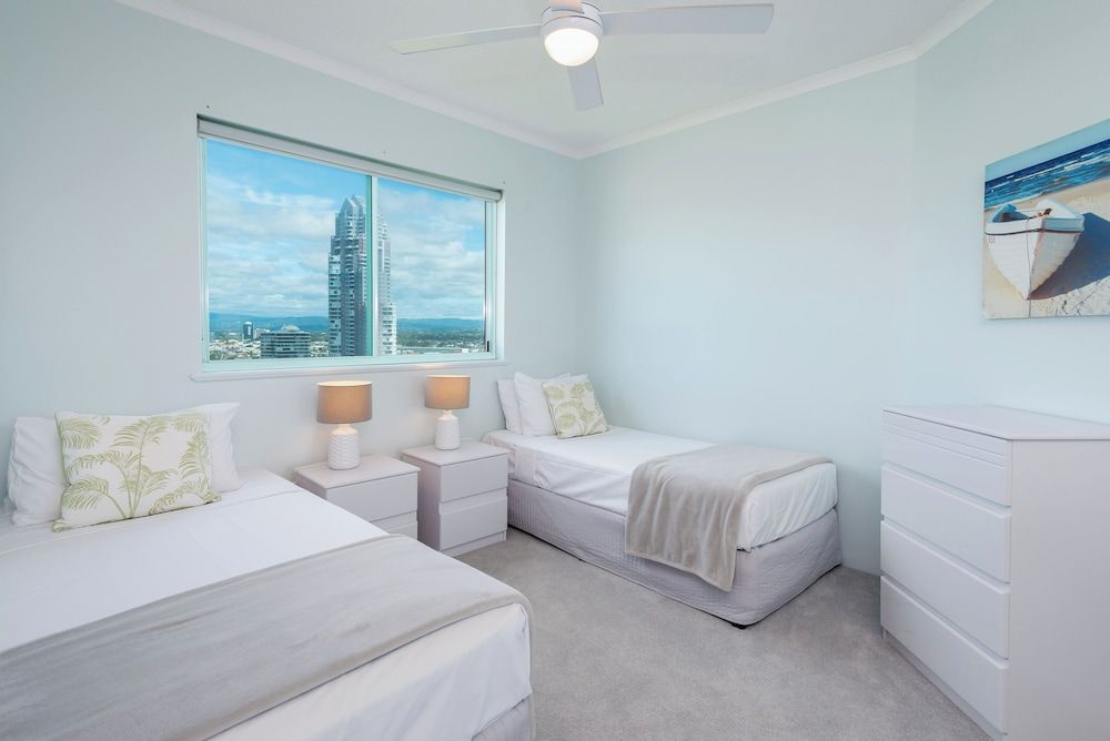 The Waterford on Main Beach 2 Bedrooms Ocean View 23