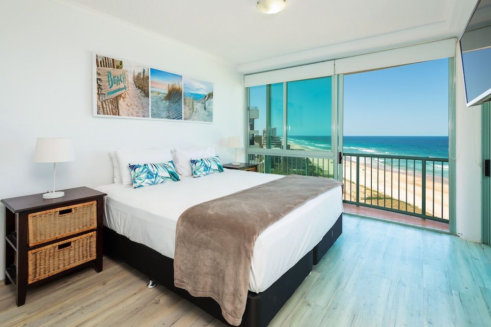 The Waterford on Main Beach 2 Bedrooms Ocean View 11