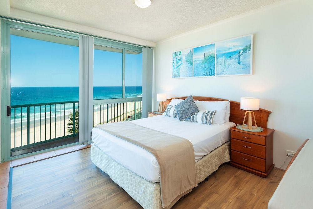 The Waterford on Main Beach 2 Bedrooms Ocean View 3
