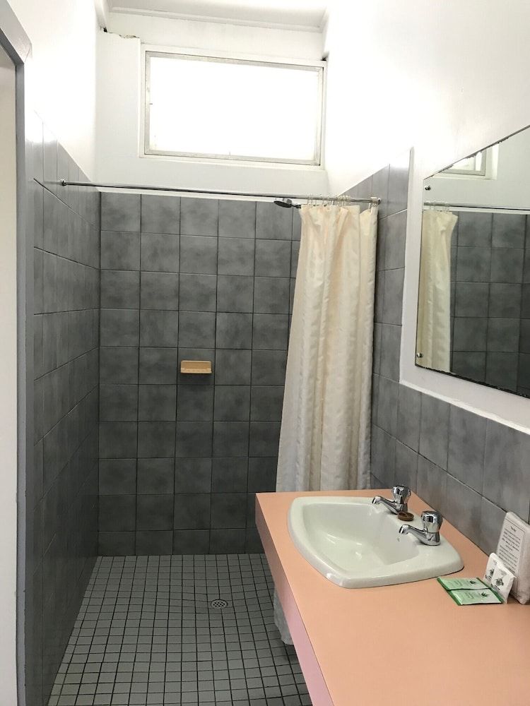 Highway One Ceduna Basic Double Room, 1 Queen Bed 2