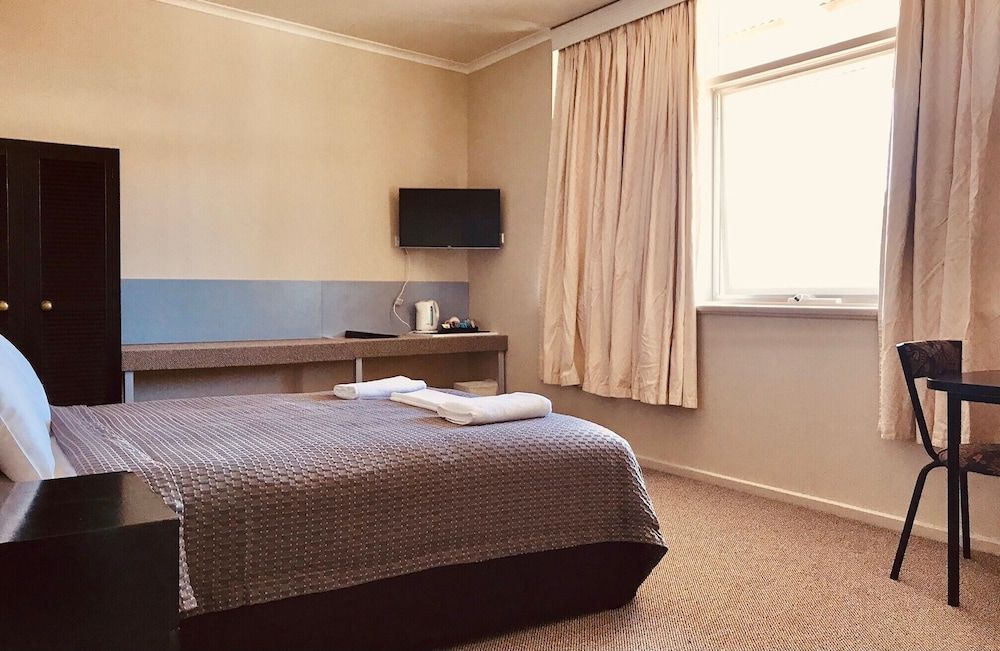 Highway One Ceduna Basic Double Room, 1 Queen Bed