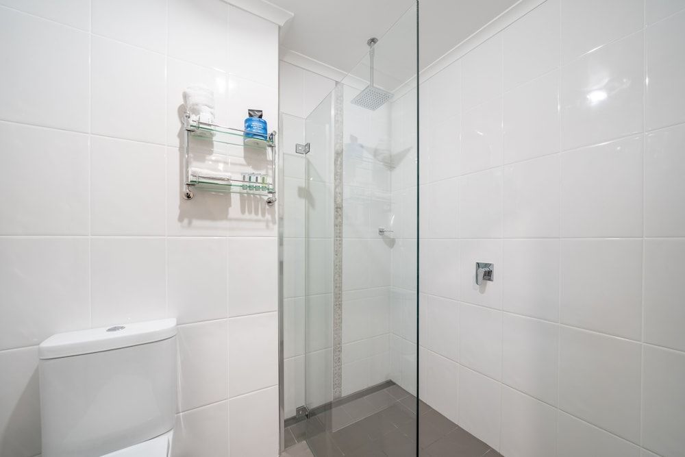 Heritage Inn Bathurst Deluxe King Suite 2