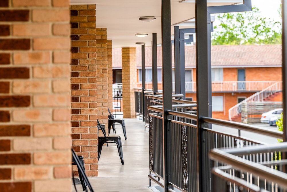 River Motel Queen Suite, No Pets 4