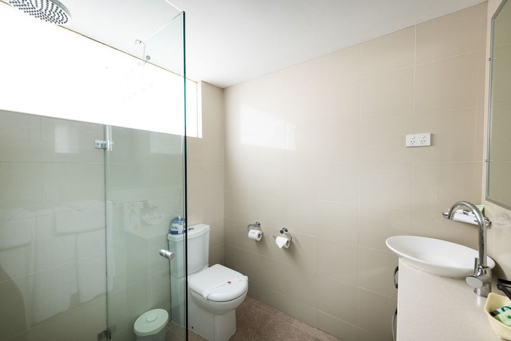 River Motel Twin Double Room, No Pets 7