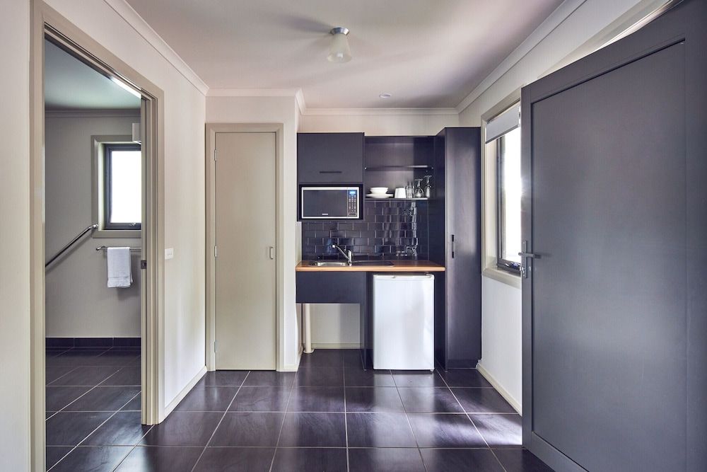 NRMA Port Arthur Holiday Park Studio Cabin - Access Friendly 4