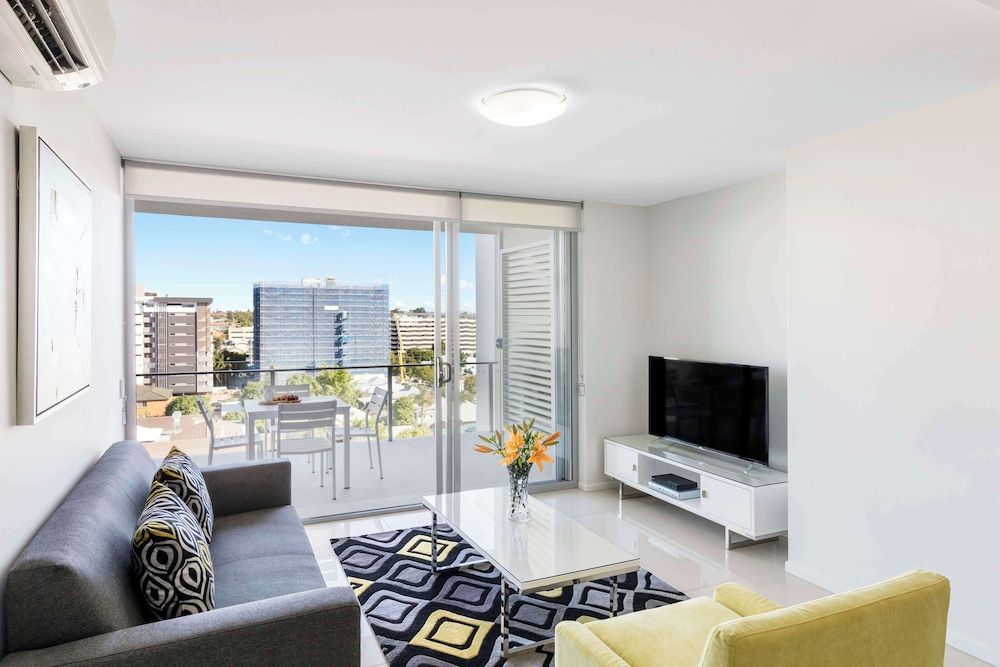 Oaks Brisbane Woolloongabba Suites