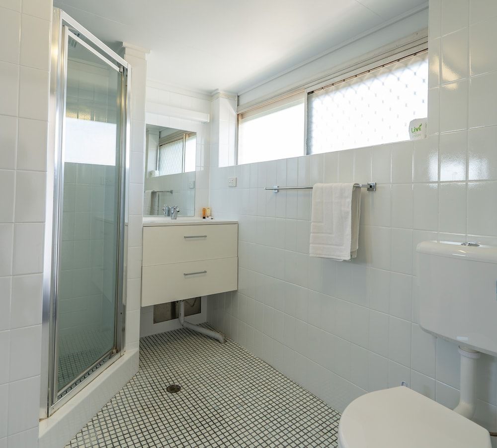 Acacia Ridge Hotel Queen Room 2