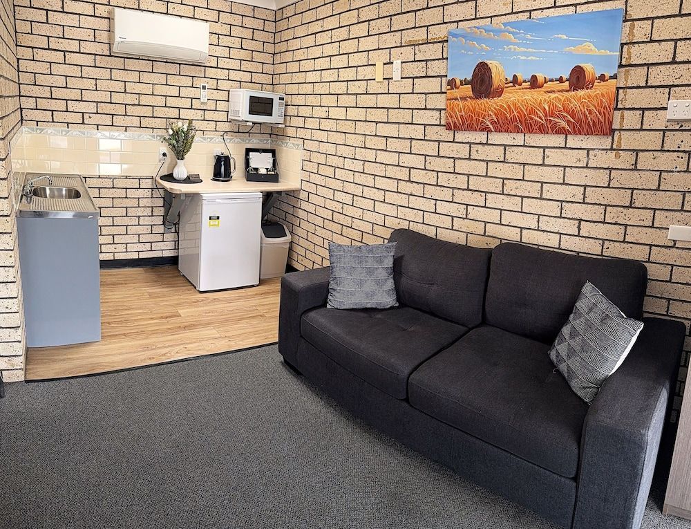 Cowra Crest Motel Executive Room, Non Smoking, Kitchenette (Executive Queen Room) 9