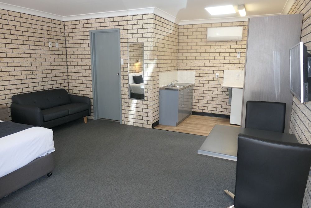 Cowra Crest Motel Executive Room, Non Smoking, Kitchenette (Executive Queen Room) 7