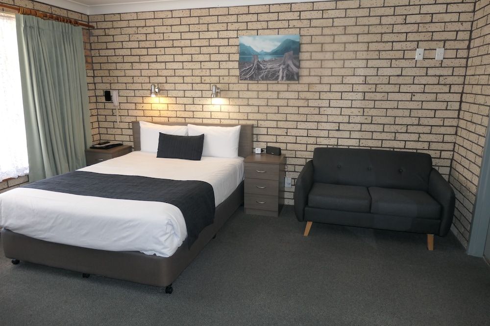 Cowra Crest Motel Executive Room, Non Smoking, Kitchenette (Executive Queen Room) 2