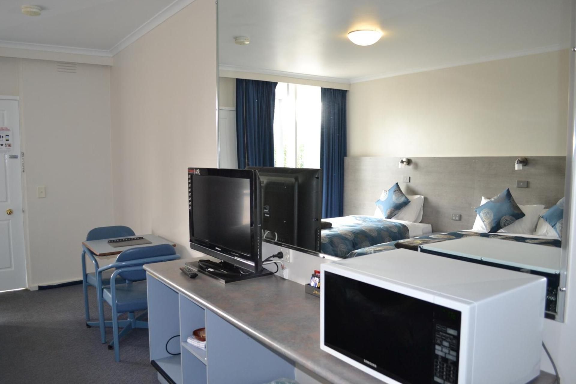 Colac Central Hotel Motel Deluxe Twin Room 3