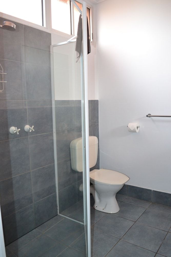 Colac Central Hotel Motel Deluxe Double Room, 1 Queen Bed, Ensuite 4