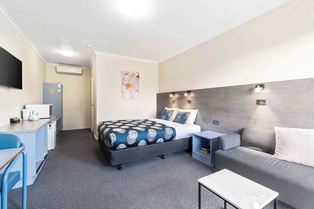 Colac Central Hotel Motel Deluxe Double Room, 1 Queen Bed, Ensuite