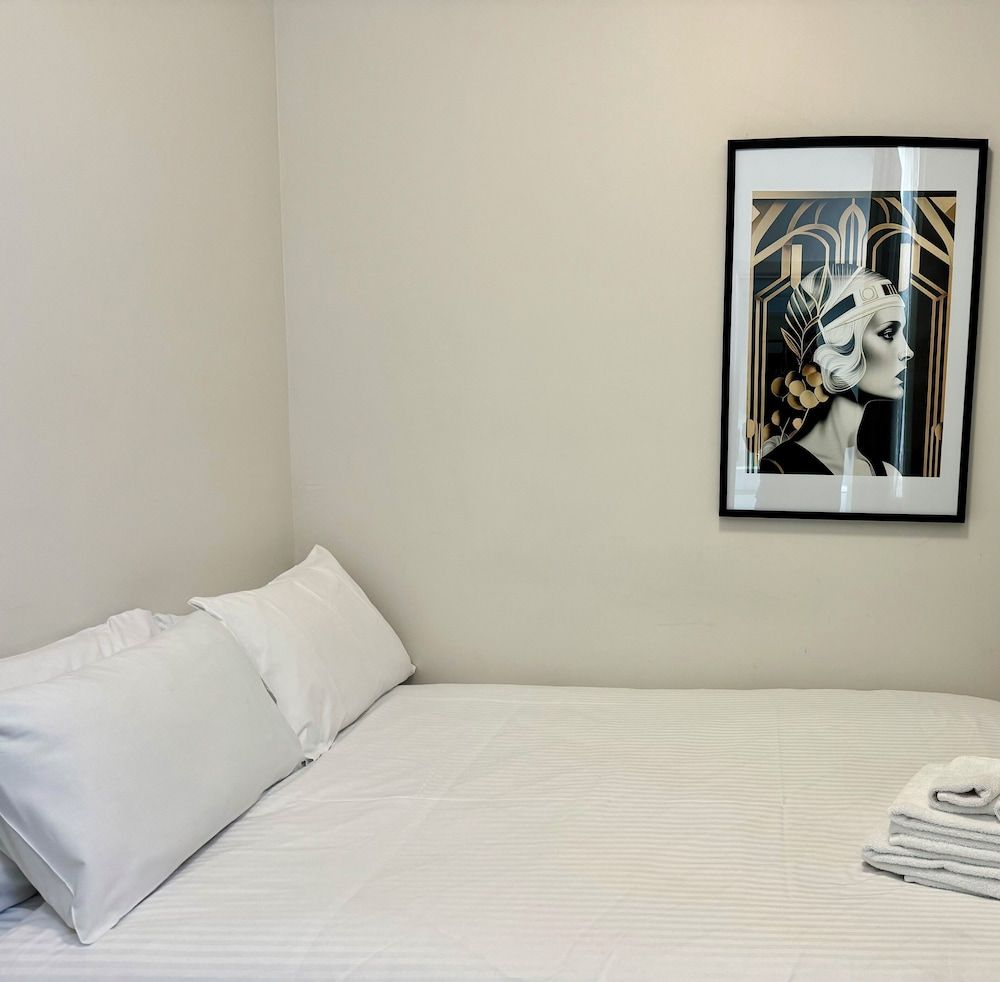 Metropole Katoomba Basic Double Room