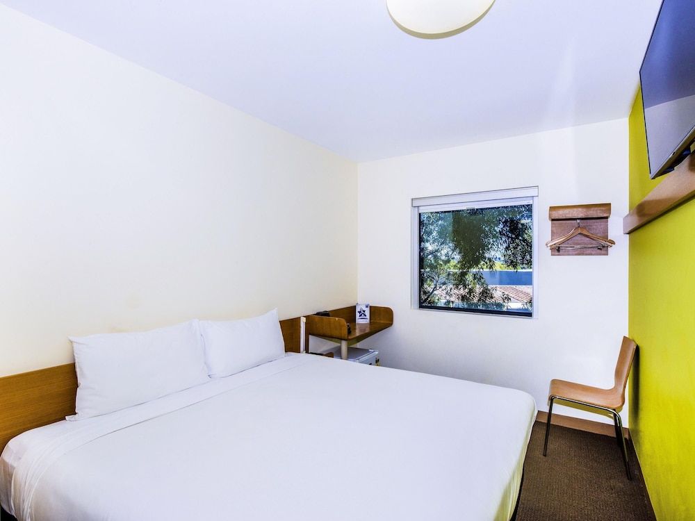 Standard Room, 1 Queen Bed