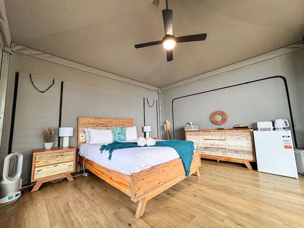 Lorne Foreshore Caravan Park Comfort Tent 4