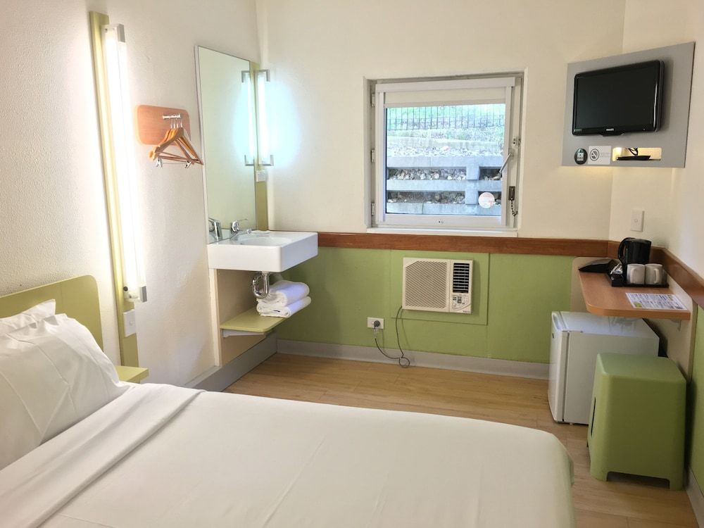 Room, Multiple Beds