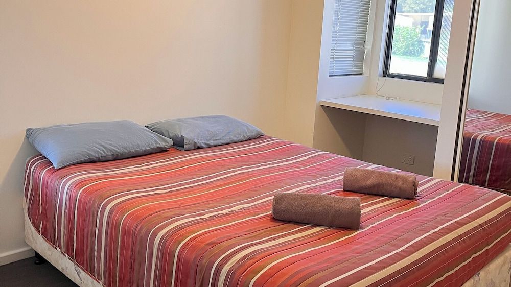 Jurien Bay Tourist Park Basic Mobile Home 2