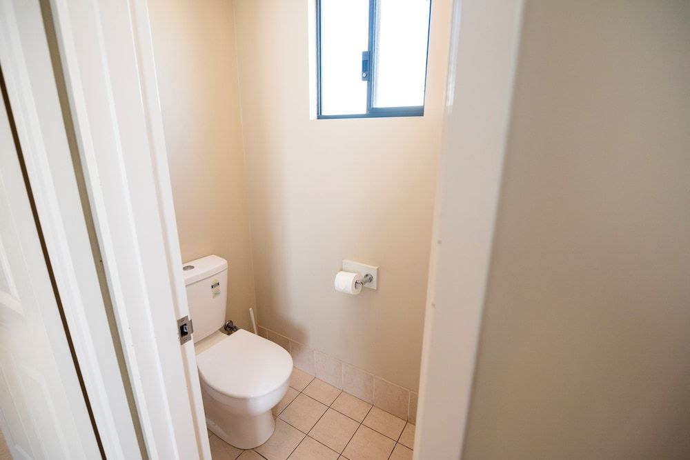 Jurien Bay Tourist Park Standard Chalet, 1 Bedroom, Non Smoking, Kitchen (Chalet) 8